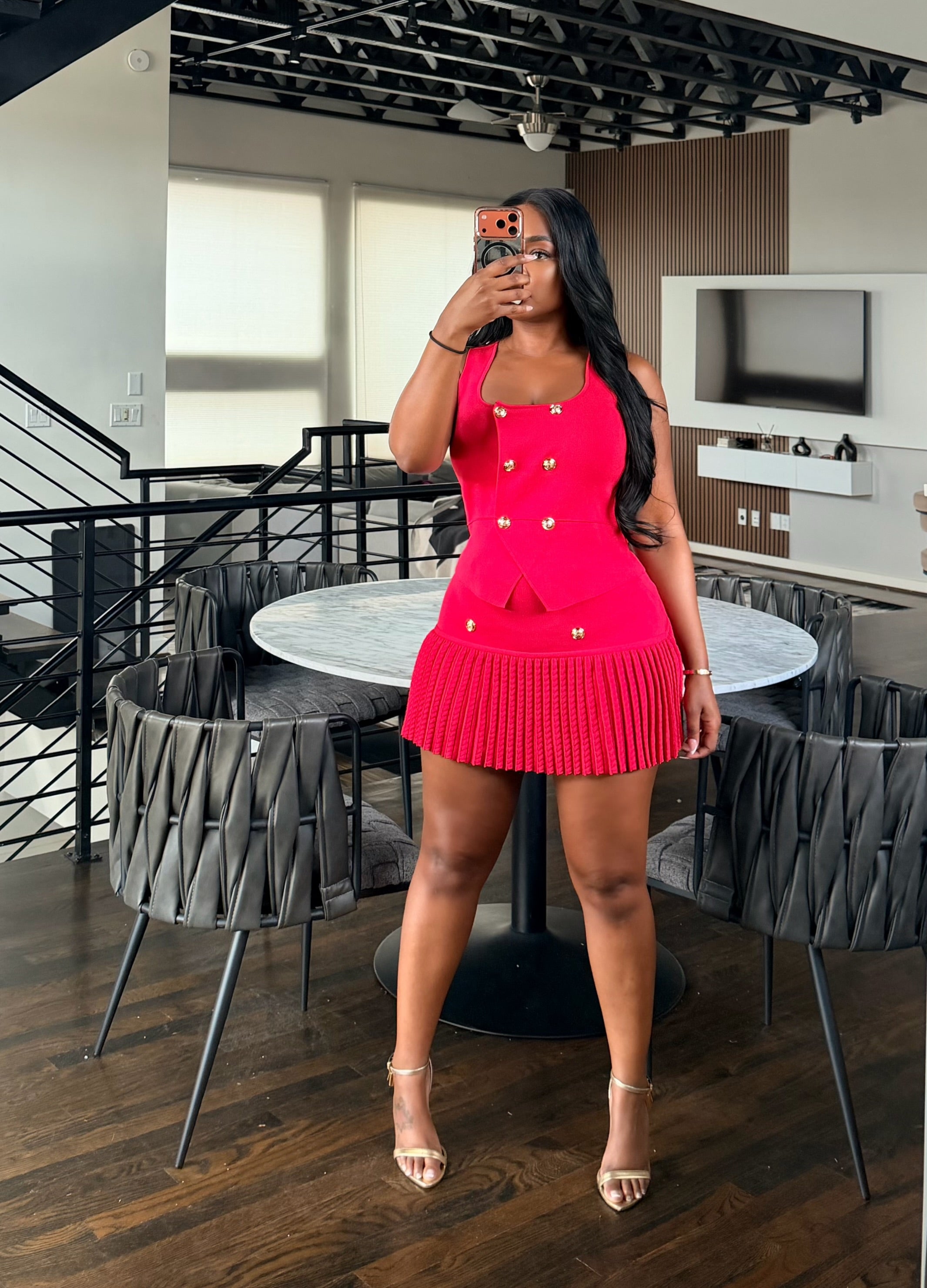Red pleated Skirt set