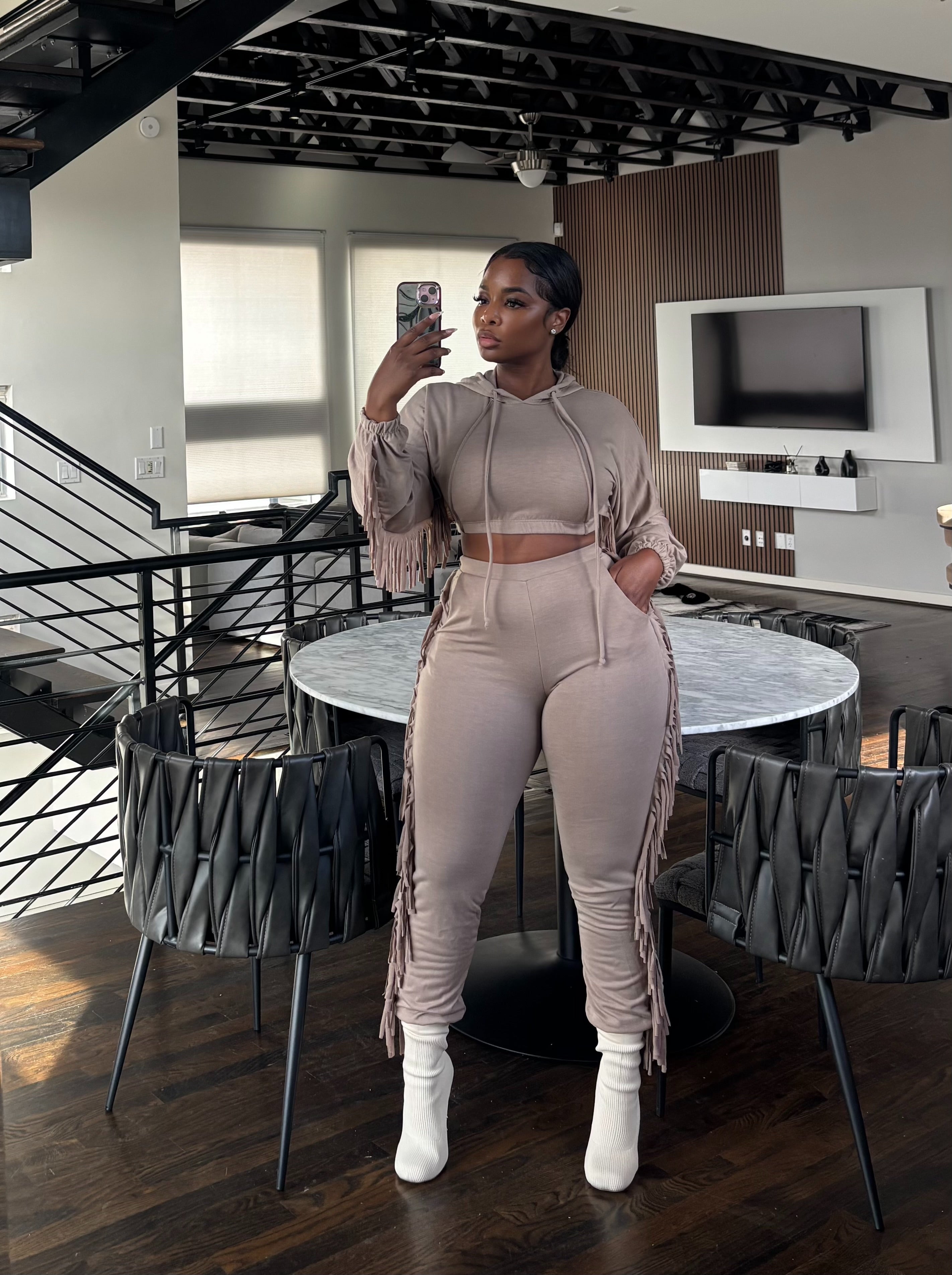 Taupe fringe set