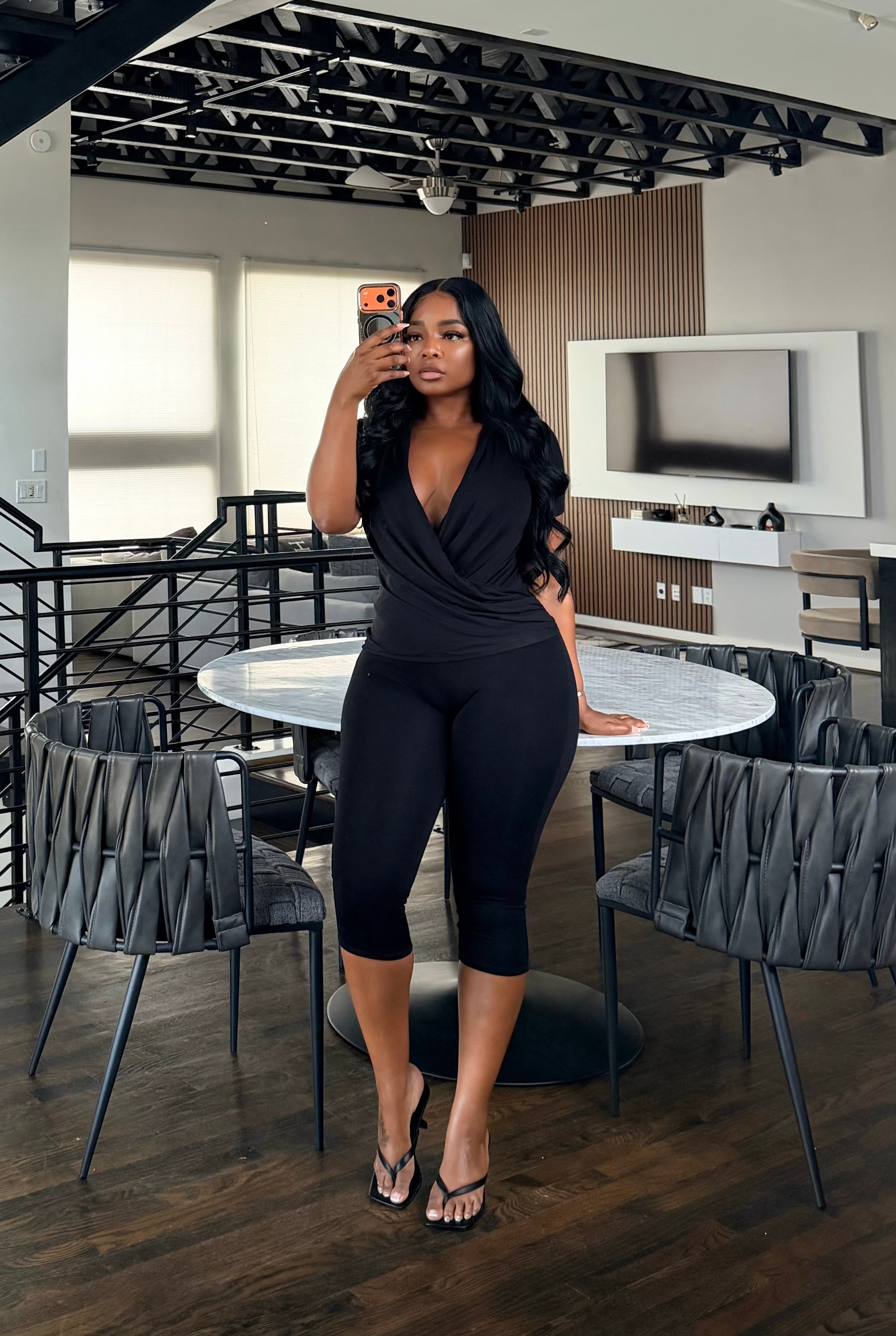 Black Crossover Capri set