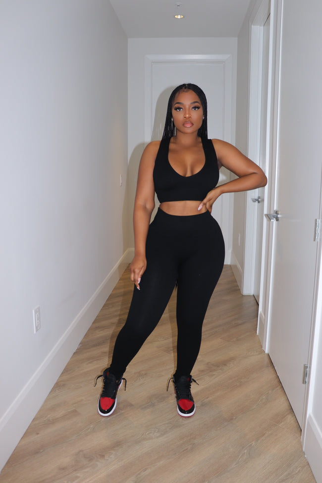 Black seamless set