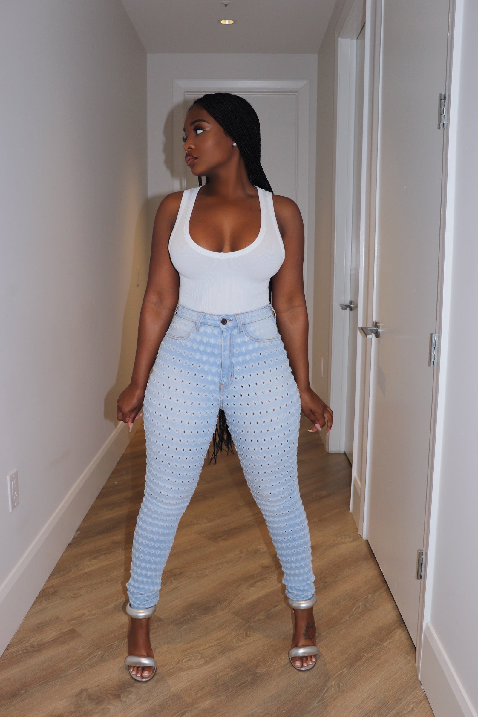 Light wash burn out jeans